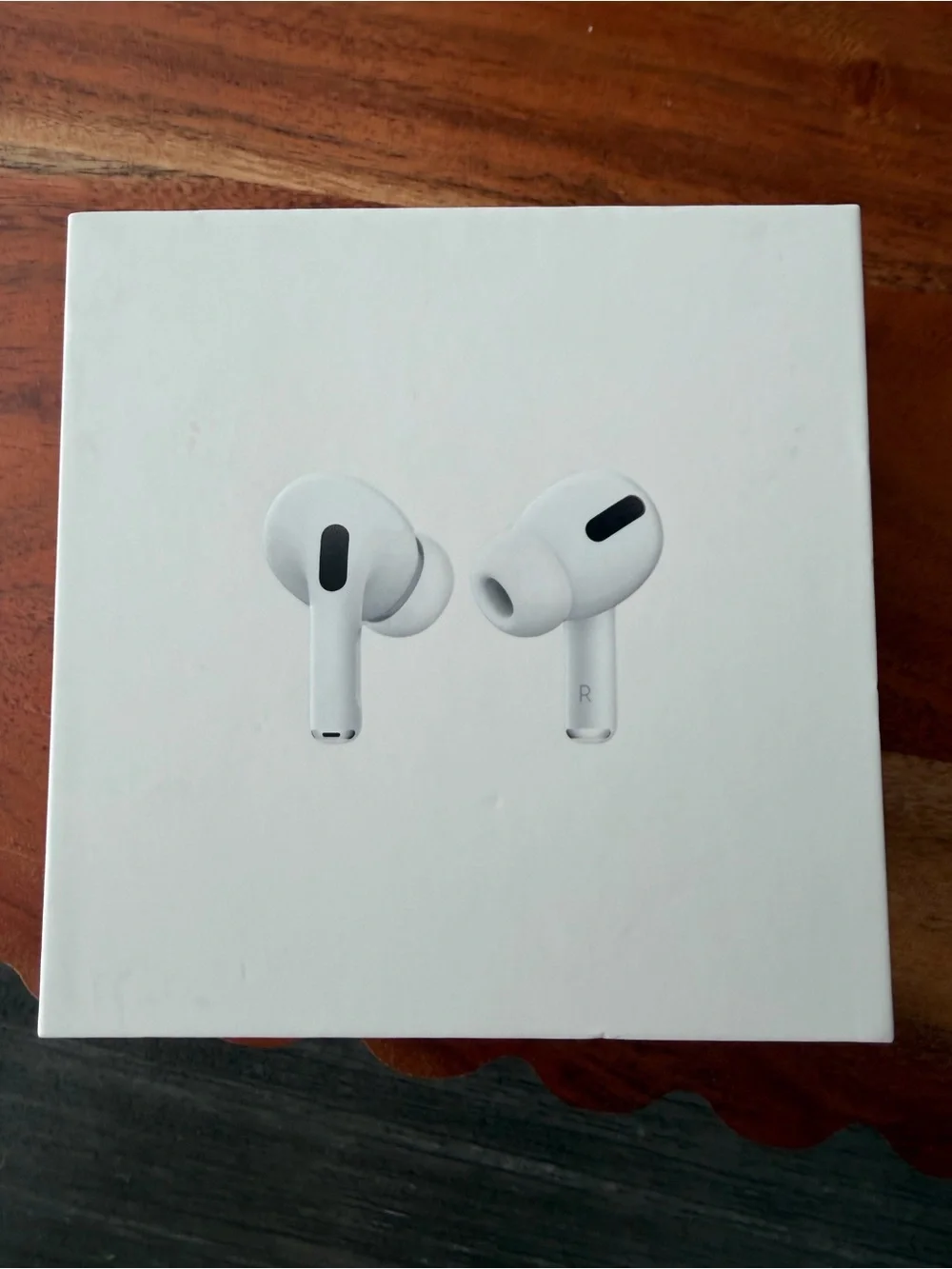 Apple AirPods Pro 1st Gen Wireless Charging Case + Box & Accessories
